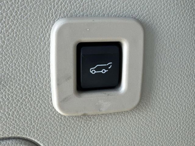 Used 2012 Lincoln Navigator 2WD image 15