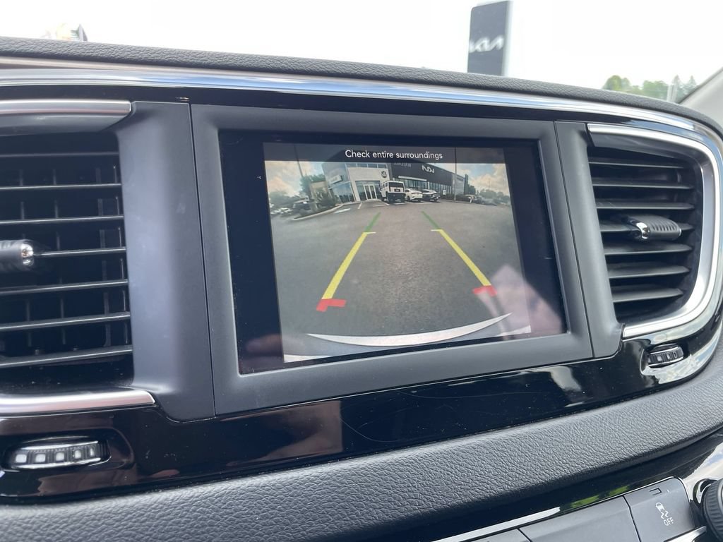 Used 2020 Chrysler Voyager Lxi FWD image 12