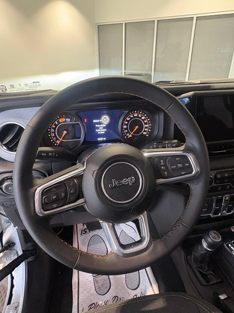 Used 2024 Jeep Wrangler Unlimited Sahara w/ Safety Group AWD/4WD image 19