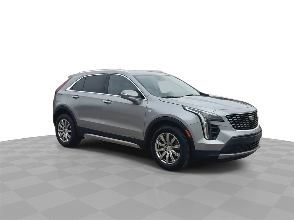 Used 2023 Cadillac XT4 Premium Luxury image 2