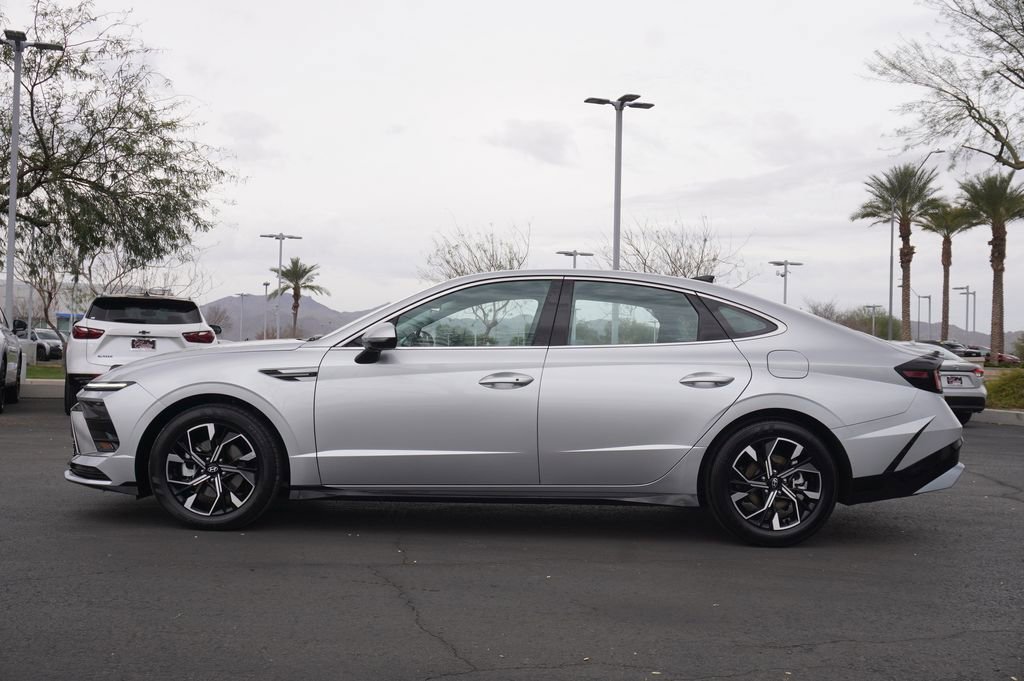 Used 2025 Hyundai Sonata SEL image 2