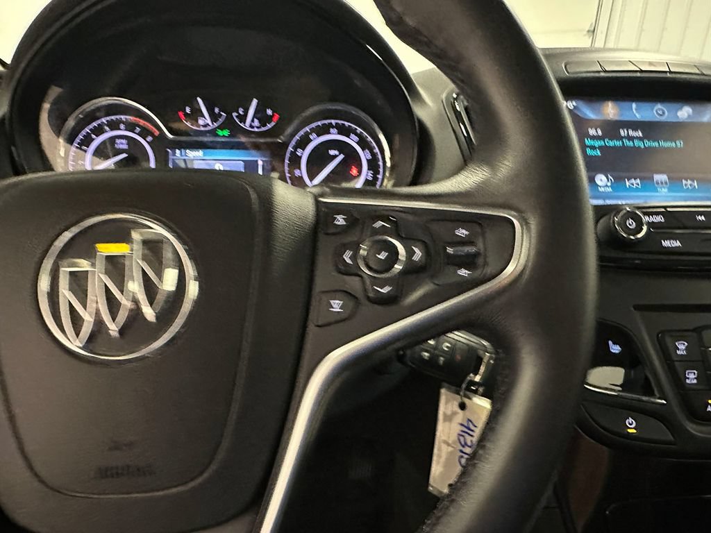 Used 2016 Buick Regal FWD image 32