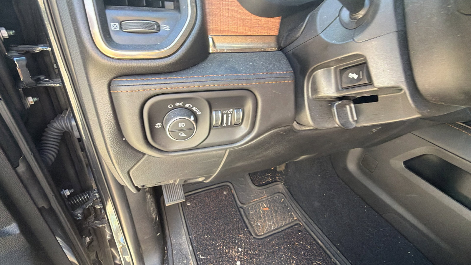 Used 2022 RAM 3500 Limited image 25