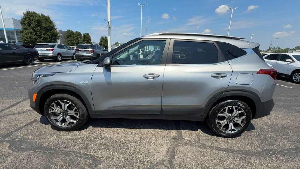 Used 2023 Kia Seltos EX AWD/4WD image 5