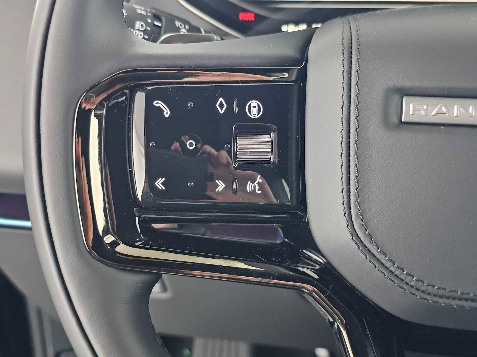 New 2026 Land Rover Range Rover Sport Dynamic SE AWD/4WD image 27