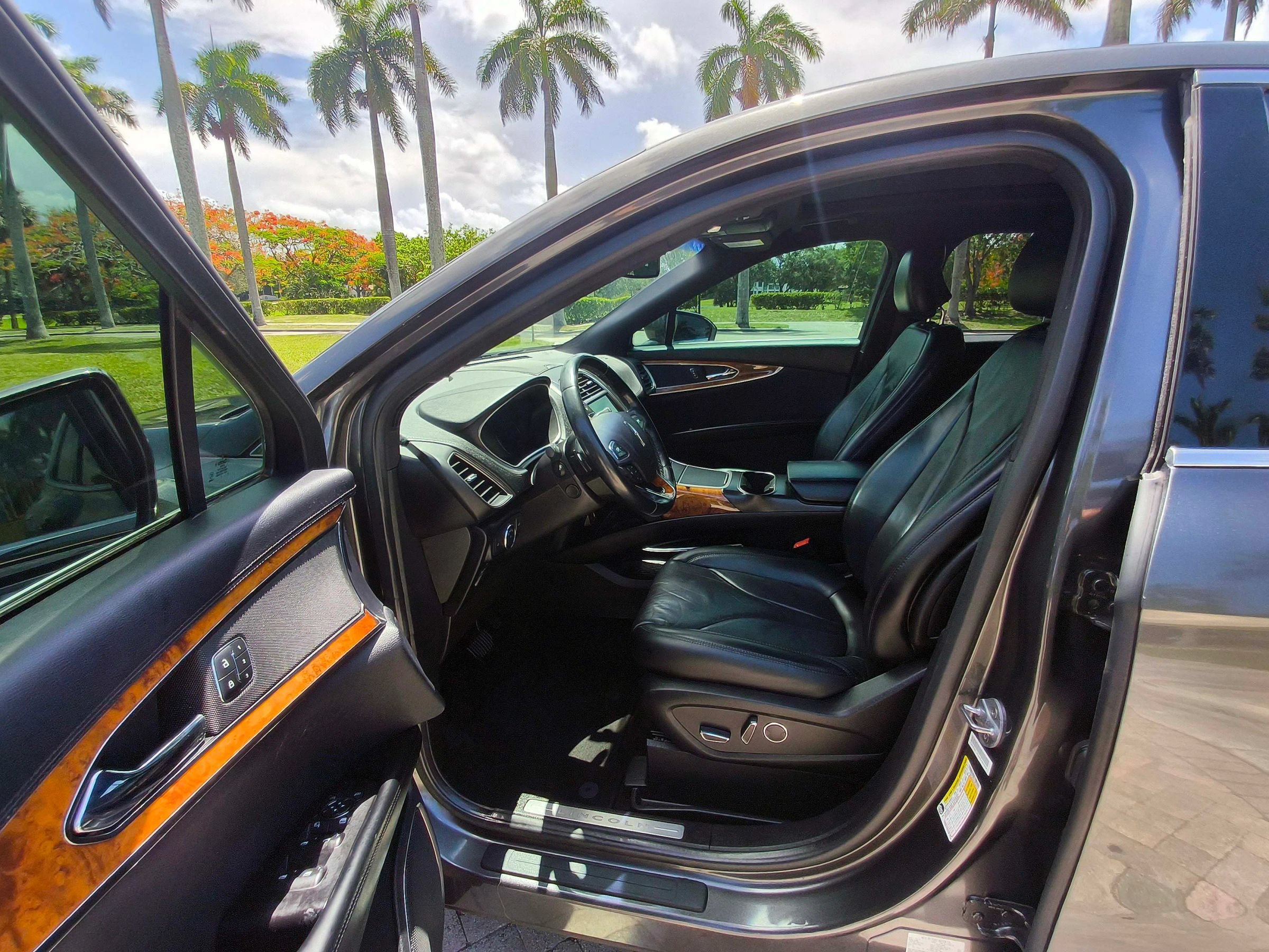 Used 2018 Lincoln MKX Reserve FWD image 5