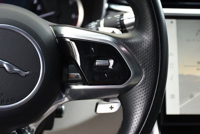 Used 2022 Jaguar XF R-Dynamic SE image 9