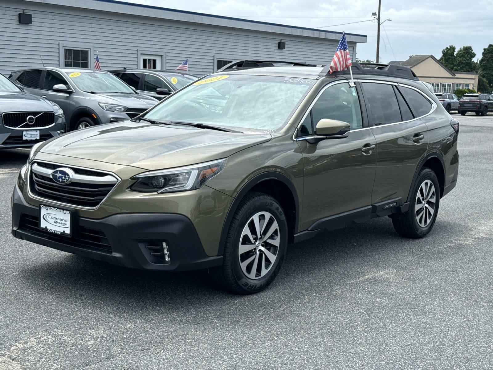Used 2021 Subaru Outback Premium AWD/4WD image 3