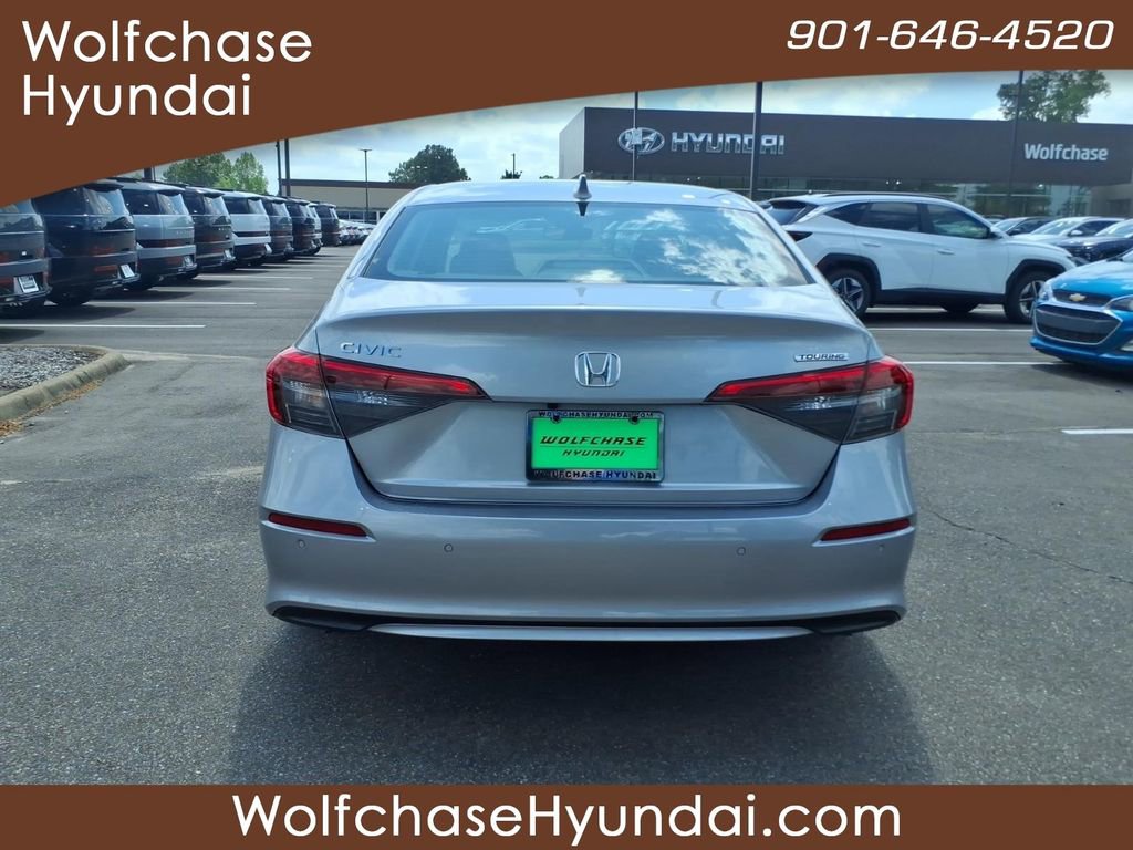 Used 2023 Honda Civic Touring image 4