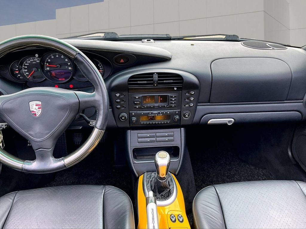 Used 2002 Porsche 911 Carrera RWD image 16