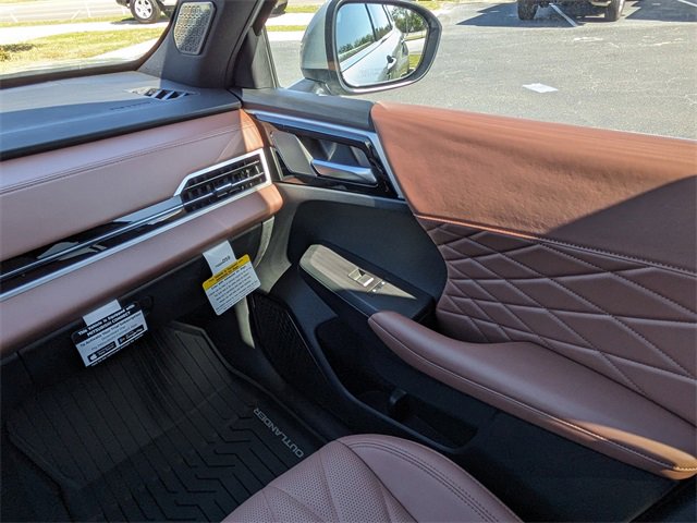New 2025 Mitsubishi Outlander SEL image 18