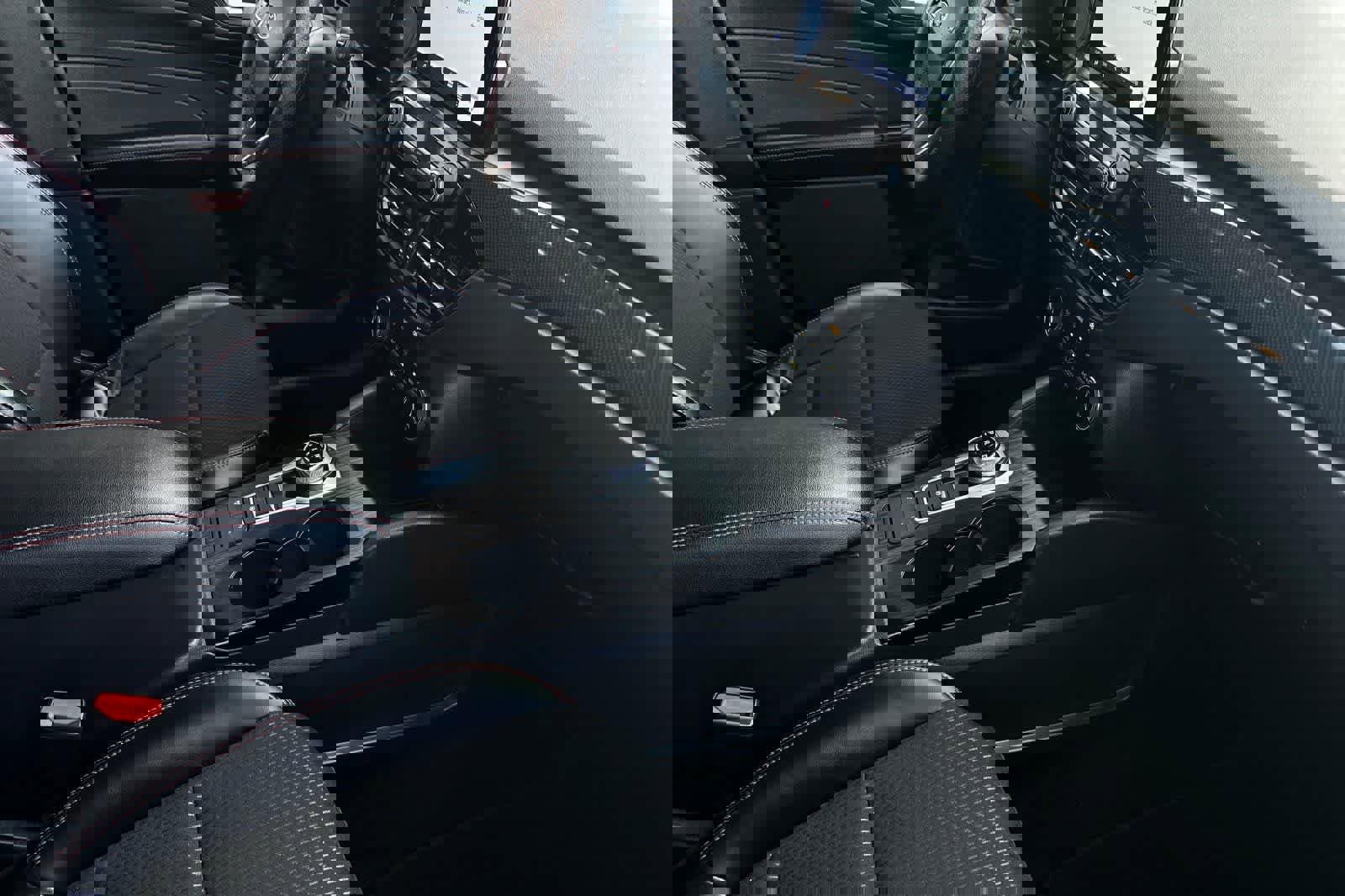 Used 2025 Ford Escape ST-Line image 19