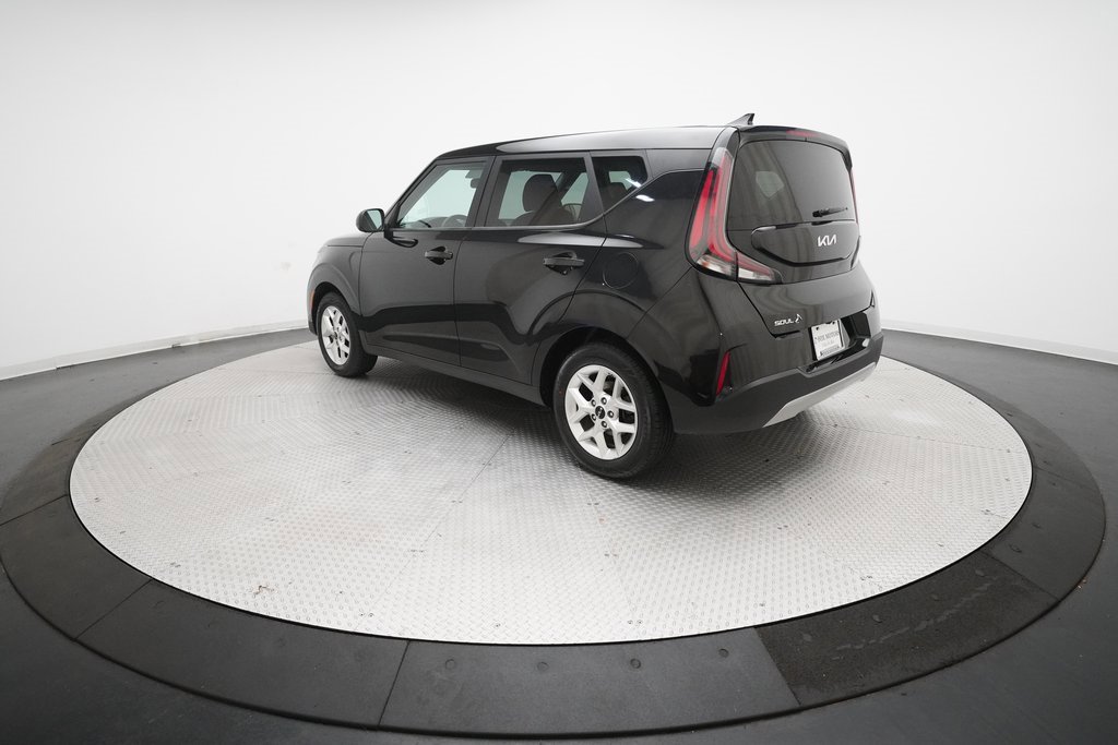 Certified 2023 Kia Soul LX w/ LX Technology Package image 12
