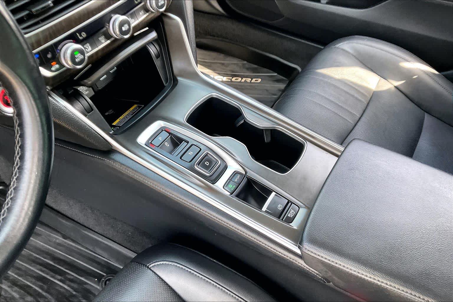 Used 2022 Honda Accord Touring image 16