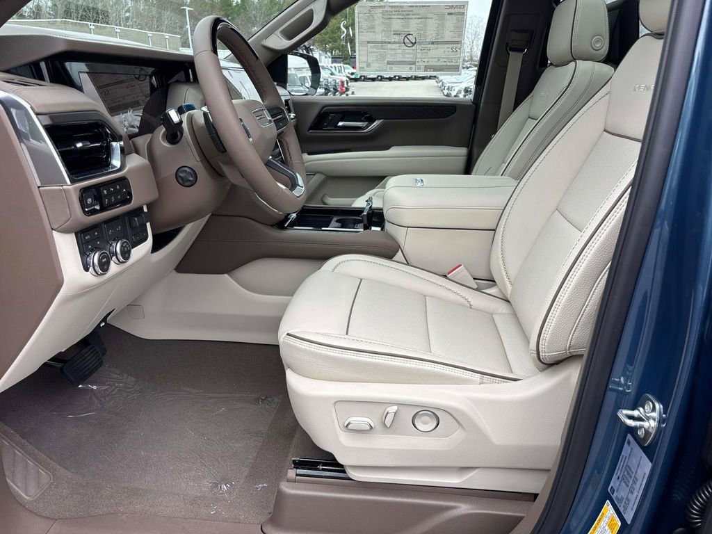 New 2026 GMC Yukon XL Denali w/ Denali Reserve Package image 11