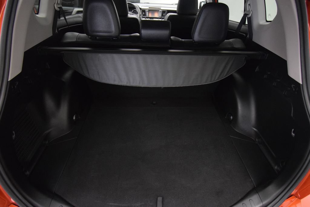 Used 2016 Toyota RAV4 Limited AWD/4WD image 32