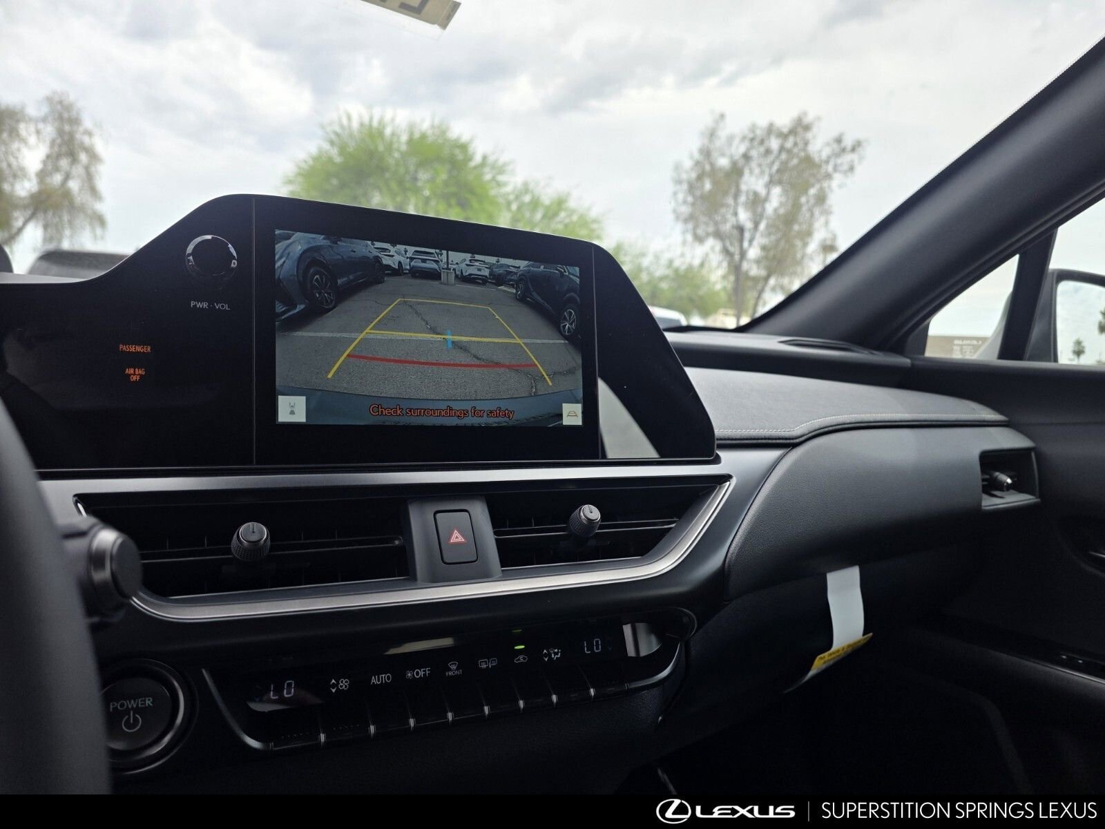 New 2026 Lexus UX 300h FWD image 18