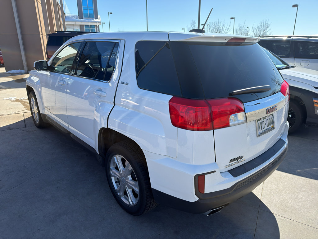 Used 2017 GMC Terrain SLE image 2