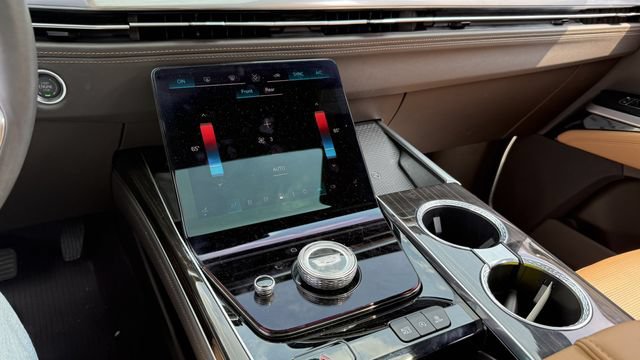 Used 2025 Cadillac Escalade Premium Luxury w/ LPO, Floor Liner Package AWD/4WD image 34