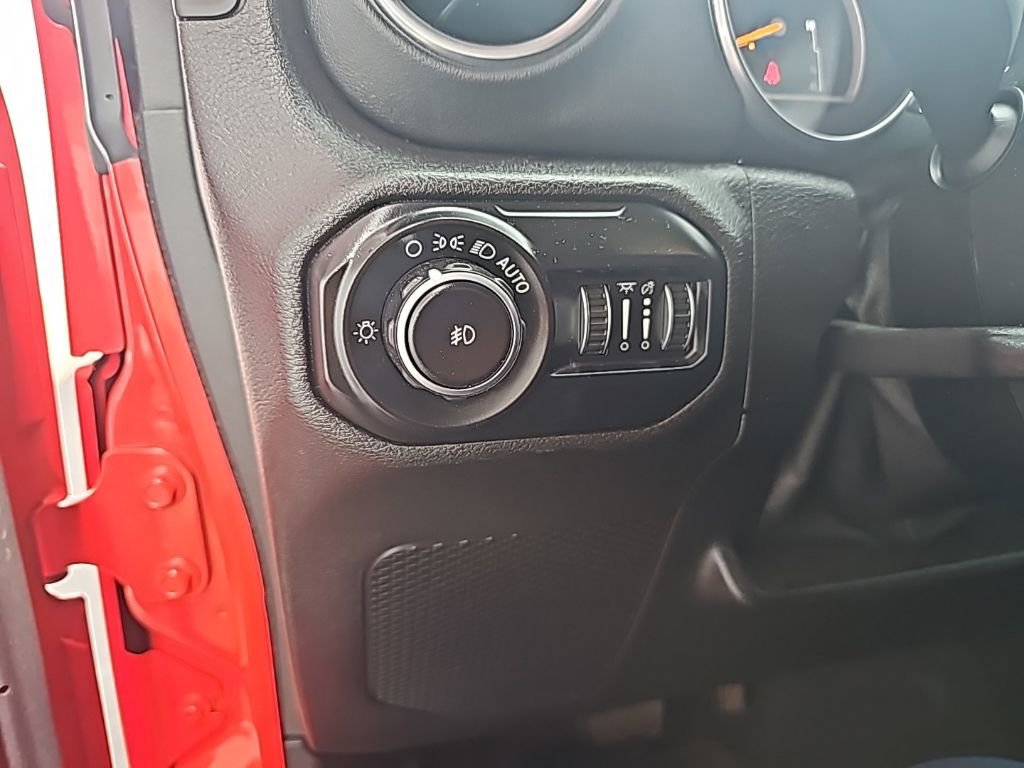 Used 2020 Jeep Wrangler Unlimited Sahara image 20