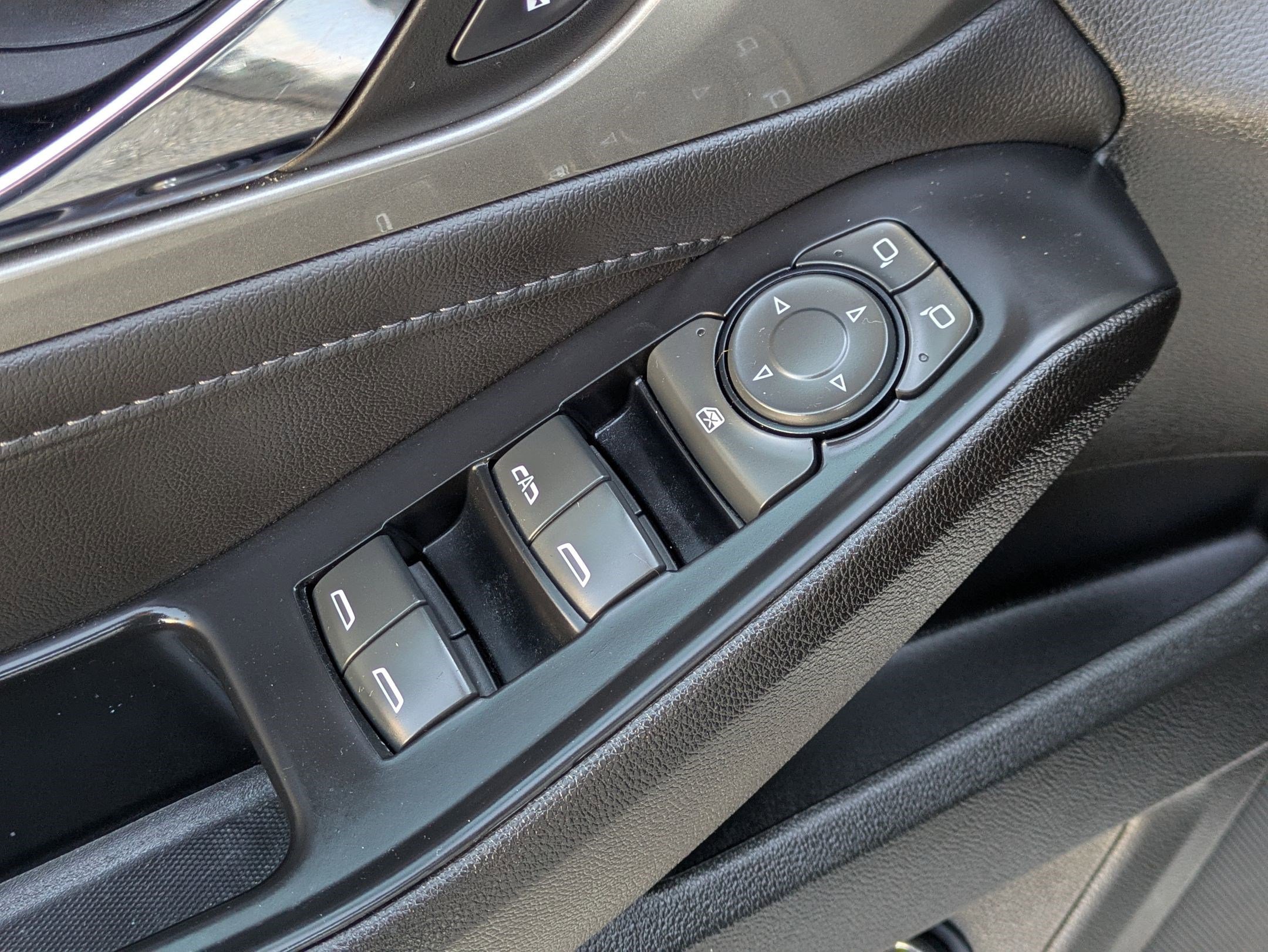 Certified 2023 Chevrolet Traverse LT image 11