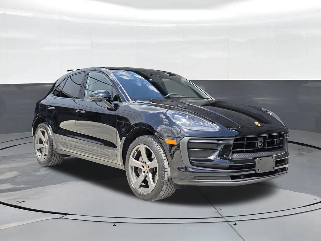 Certified 2023 Porsche Macan image 6