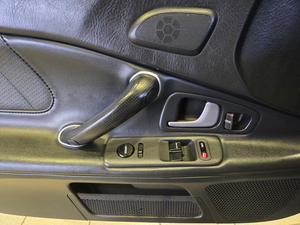Used 2005 Honda S2000 image 15