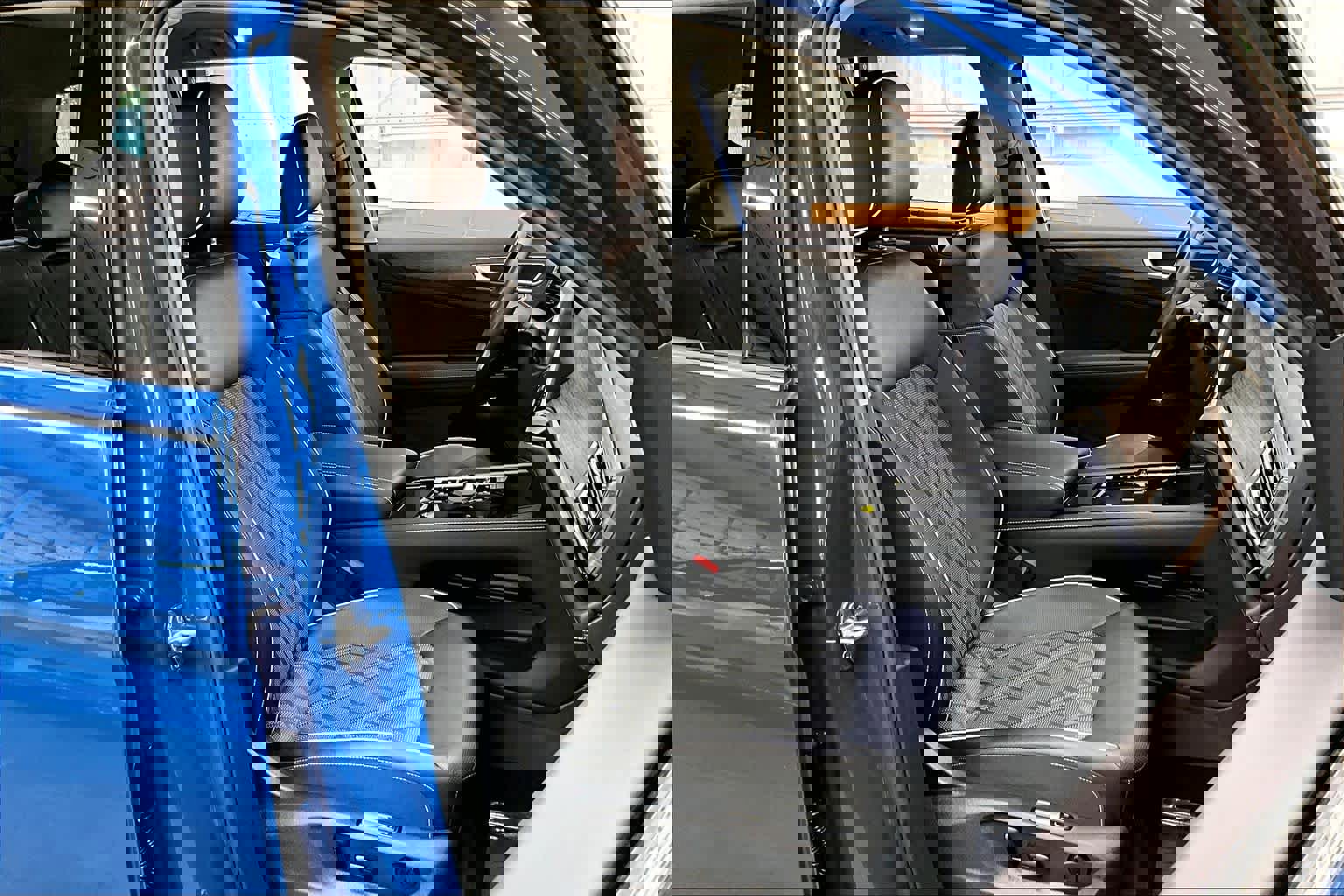 Used 2025 Volkswagen Atlas SEL Premium R-Line image 9