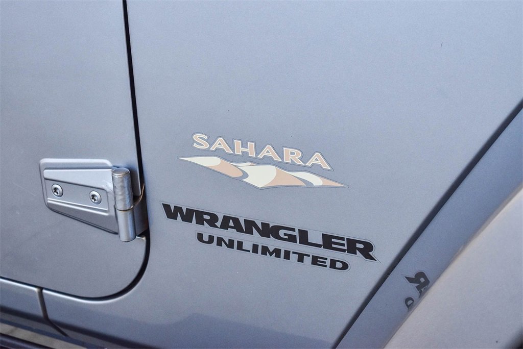Used 2015 Jeep Wrangler Unlimited Sahara image 10