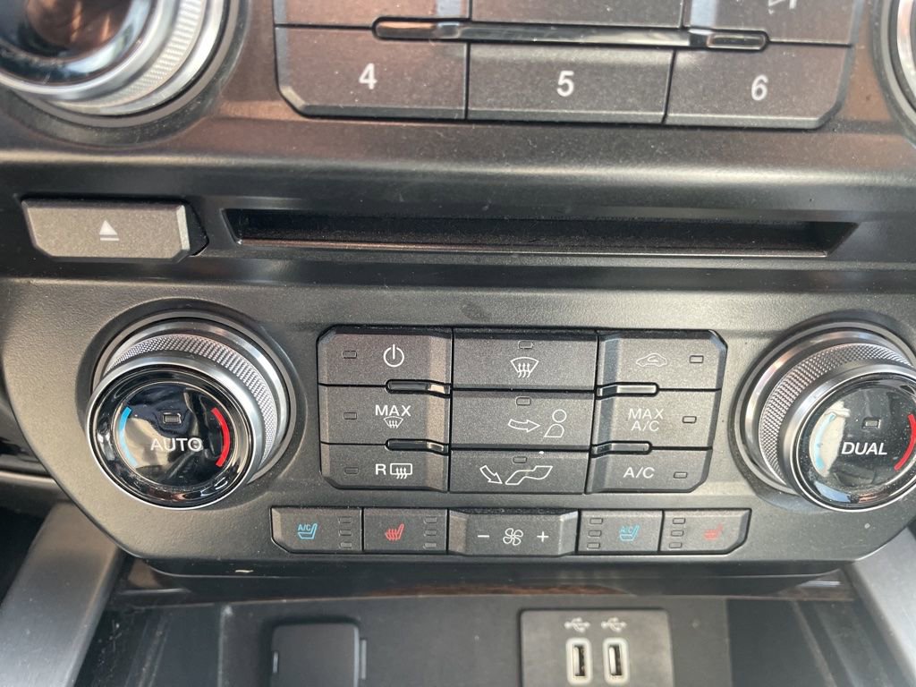 Used 2016 Ford F150 Platinum w/ Equipment Group 701A Luxury image 22