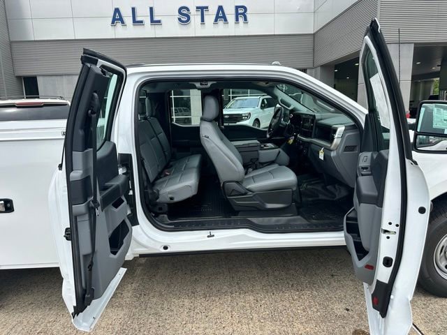 New 2025 Ford F250 XL w/ XL Chrome Package image 6
