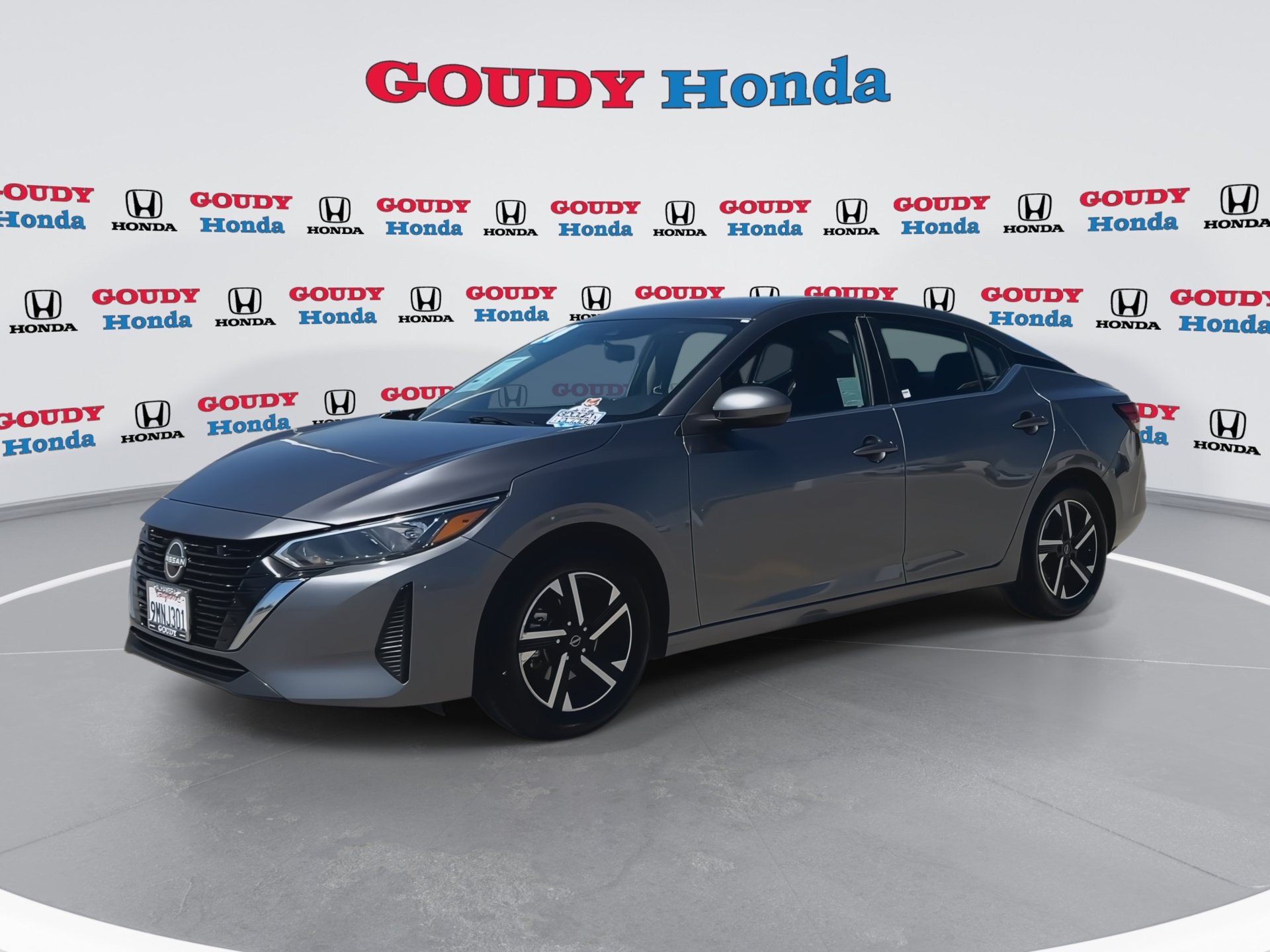 Used 2024 Nissan Sentra SV FWD image 4