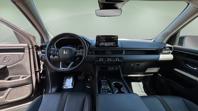 Used 2025 Honda Pilot Touring image 16