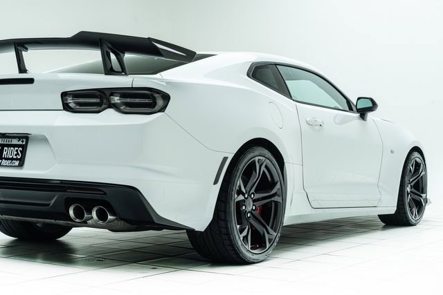 Used 2019 Chevrolet Camaro SS RWD image 13