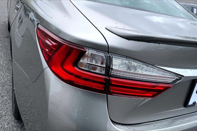 Used 2017 Lexus ES 350 w/ Luxury Package FWD image 29