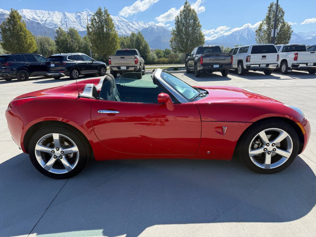 Used 2006 Pontiac Solstice Convertible w/ Power Package RWD image 2