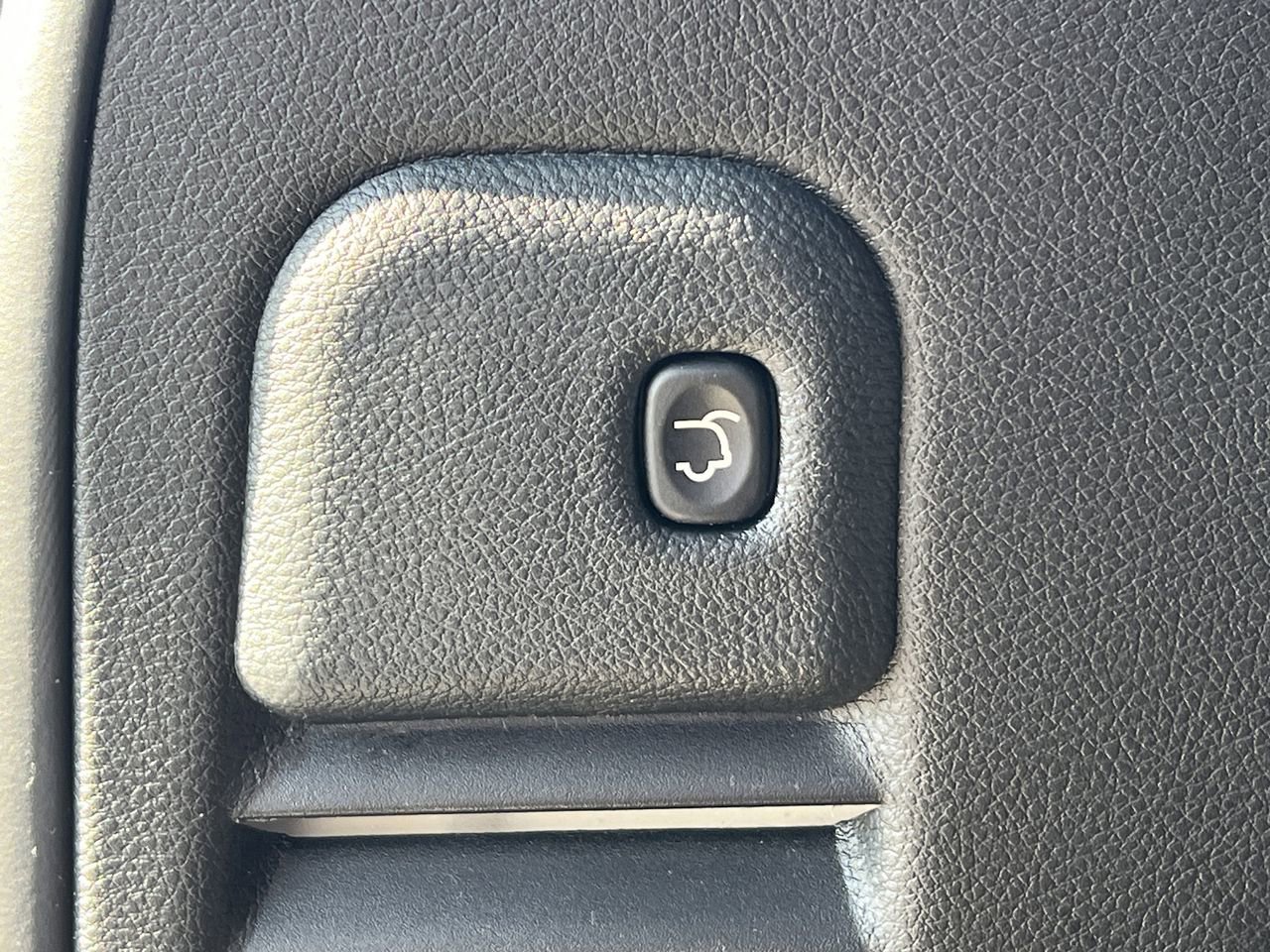 Used 2020 Jeep Grand Cherokee SRT image 31