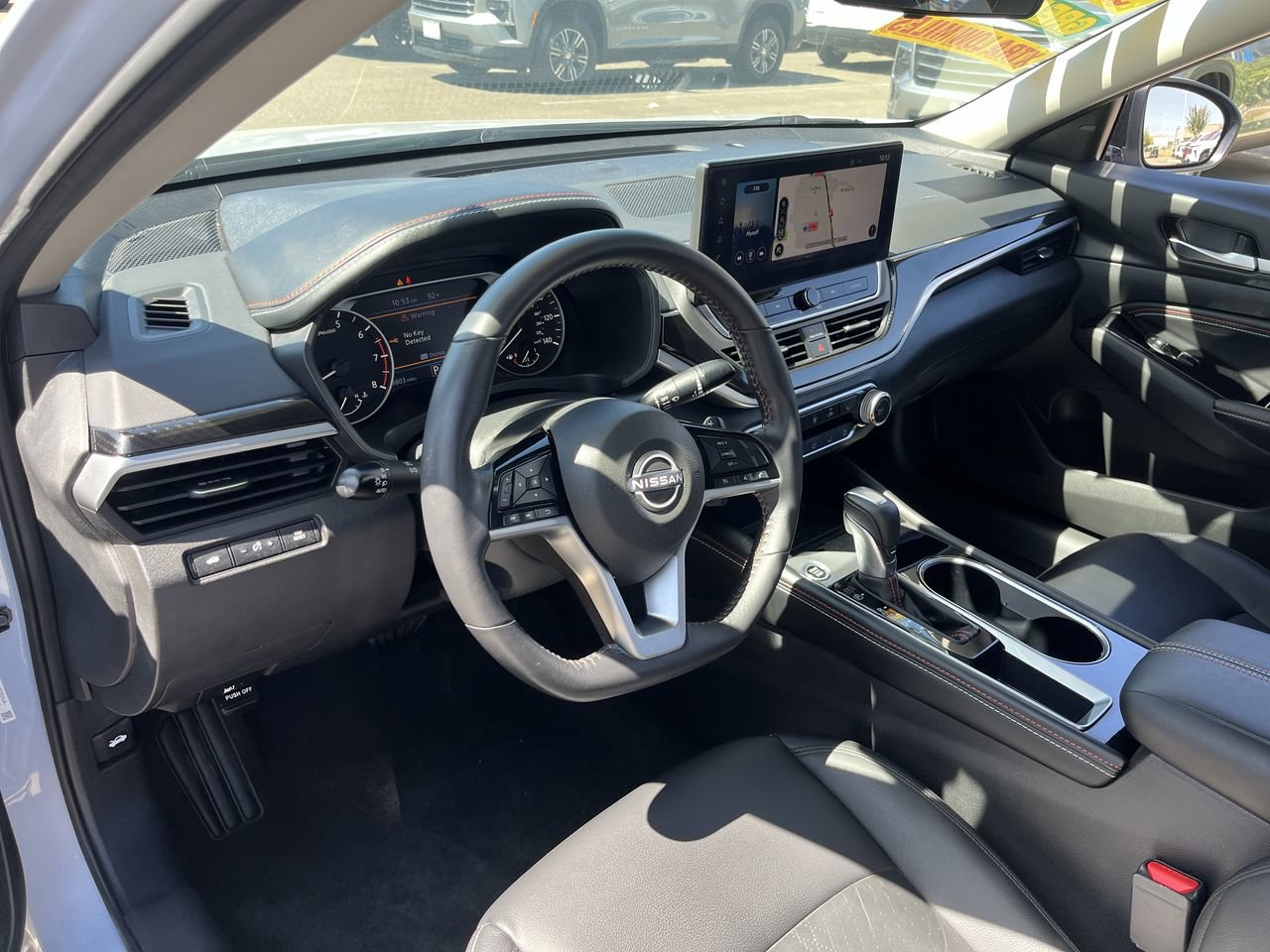 Used 2023 Nissan Altima 2.5 SR w/ SR Premium Package FWD image 9
