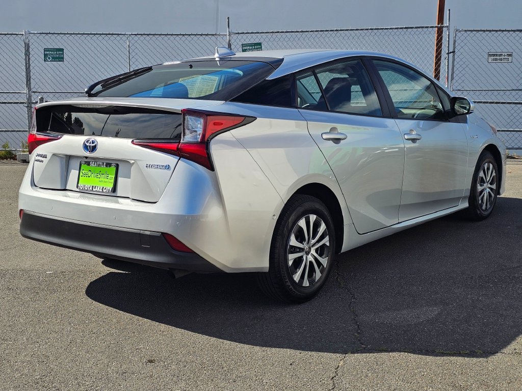 Used 2021 Toyota Prius LE AWD/4WD image 7