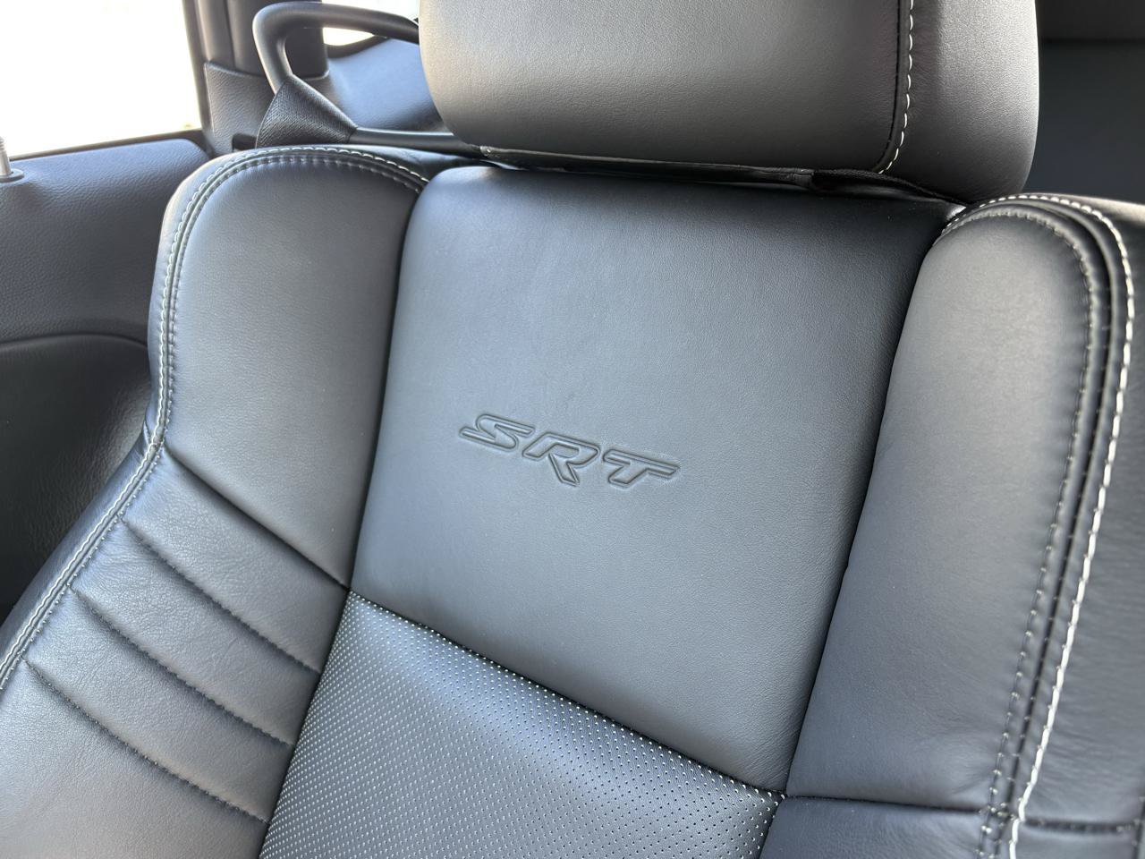 Used 2015 Dodge Challenger SRT Hellcat RWD image 40