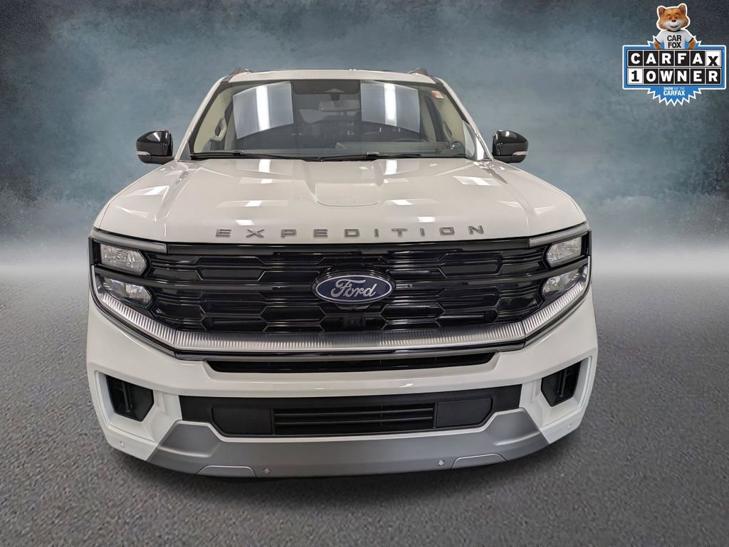 Used 2025 Ford Expedition Max Platinum w/ Platinum Ultimate Package AWD/4WD image 2