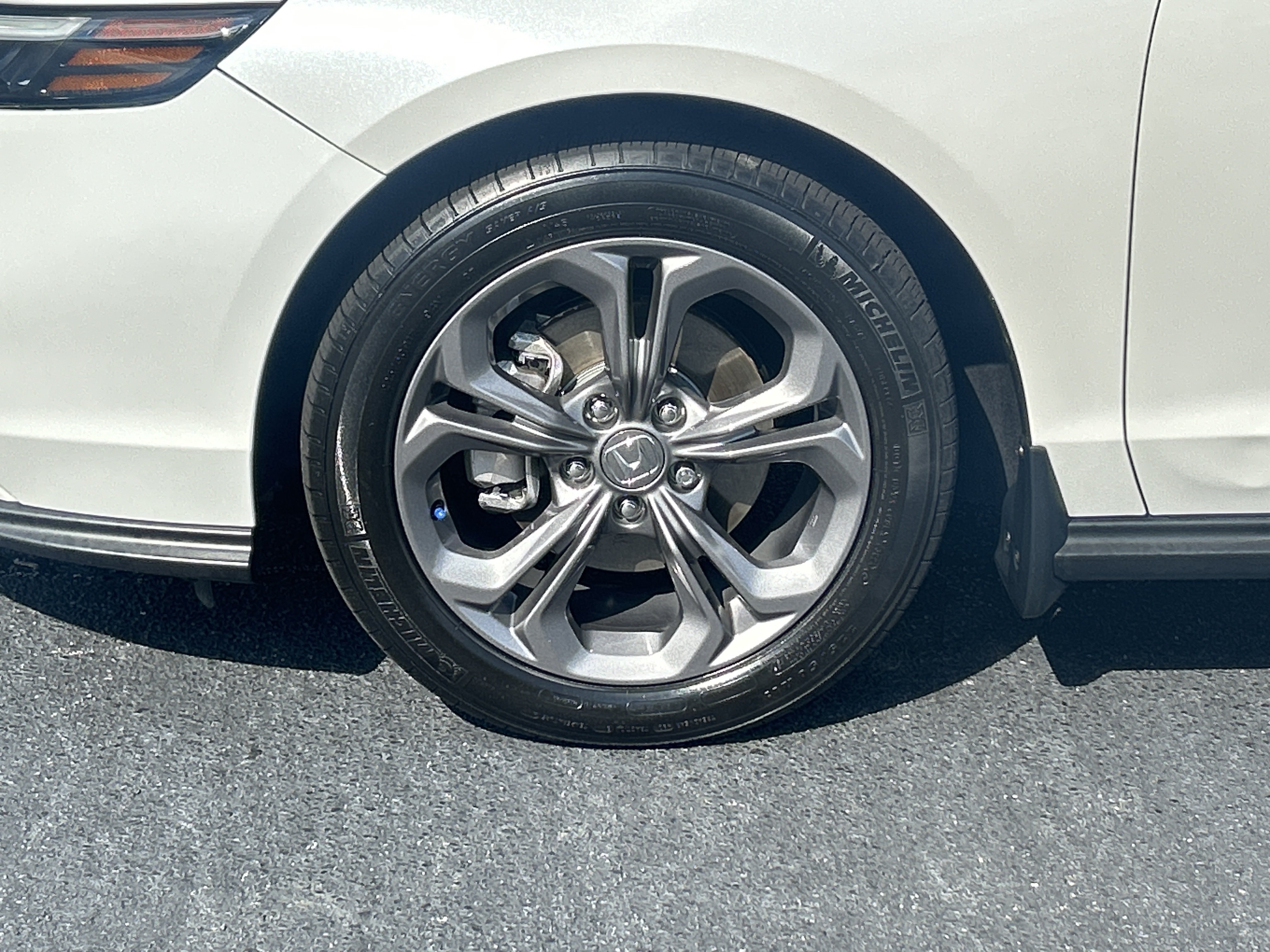 Used 2024 Honda Accord EX image 32