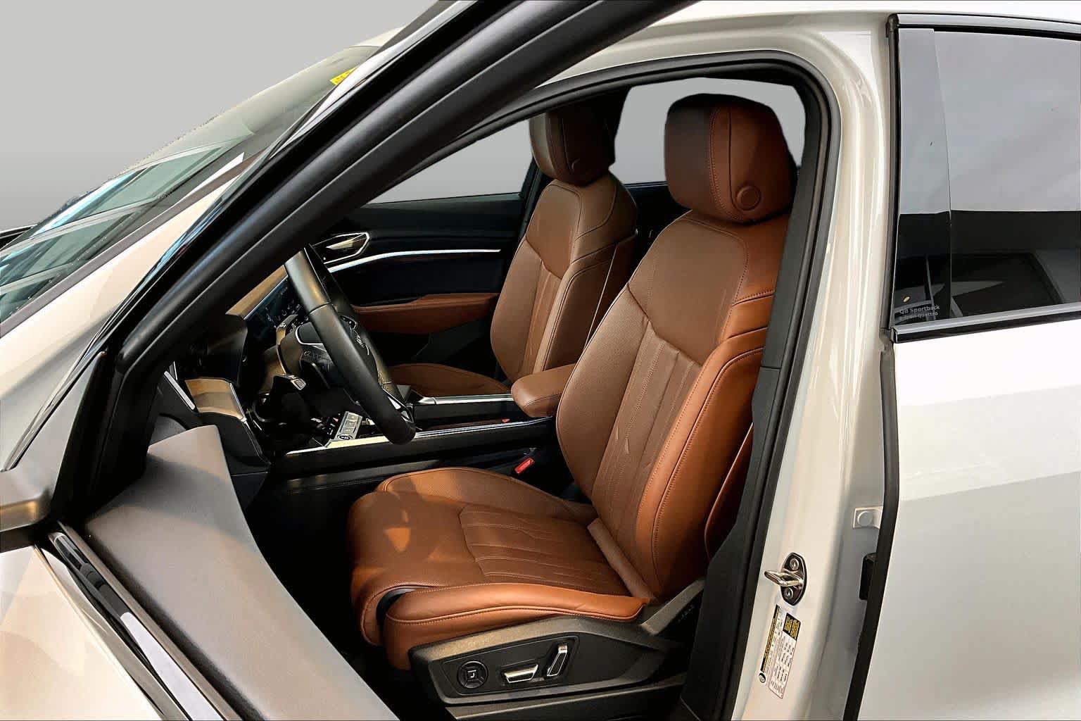 Used 2024 Audi Q8 e-tron Prestige AWD/4WD image 7