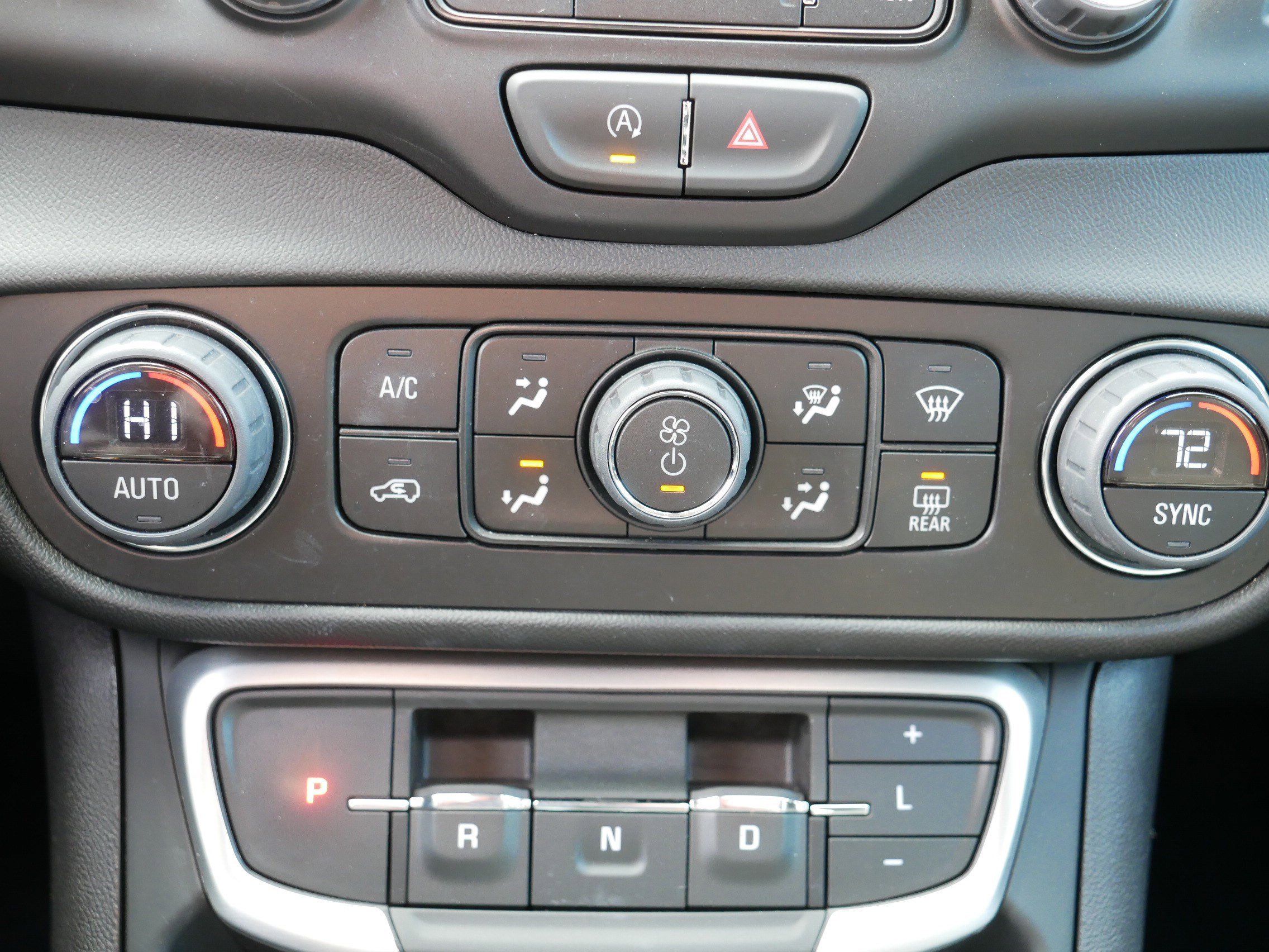 Used 2024 GMC Terrain SLT w/ Infotainment Package II AWD/4WD image 23