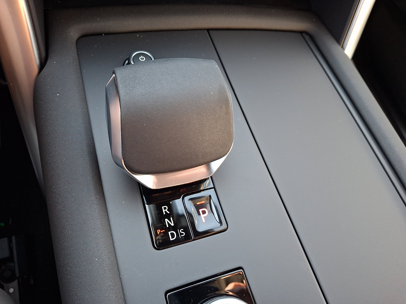 New 2026 Land Rover Discovery Dynamic SE AWD/4WD image 15