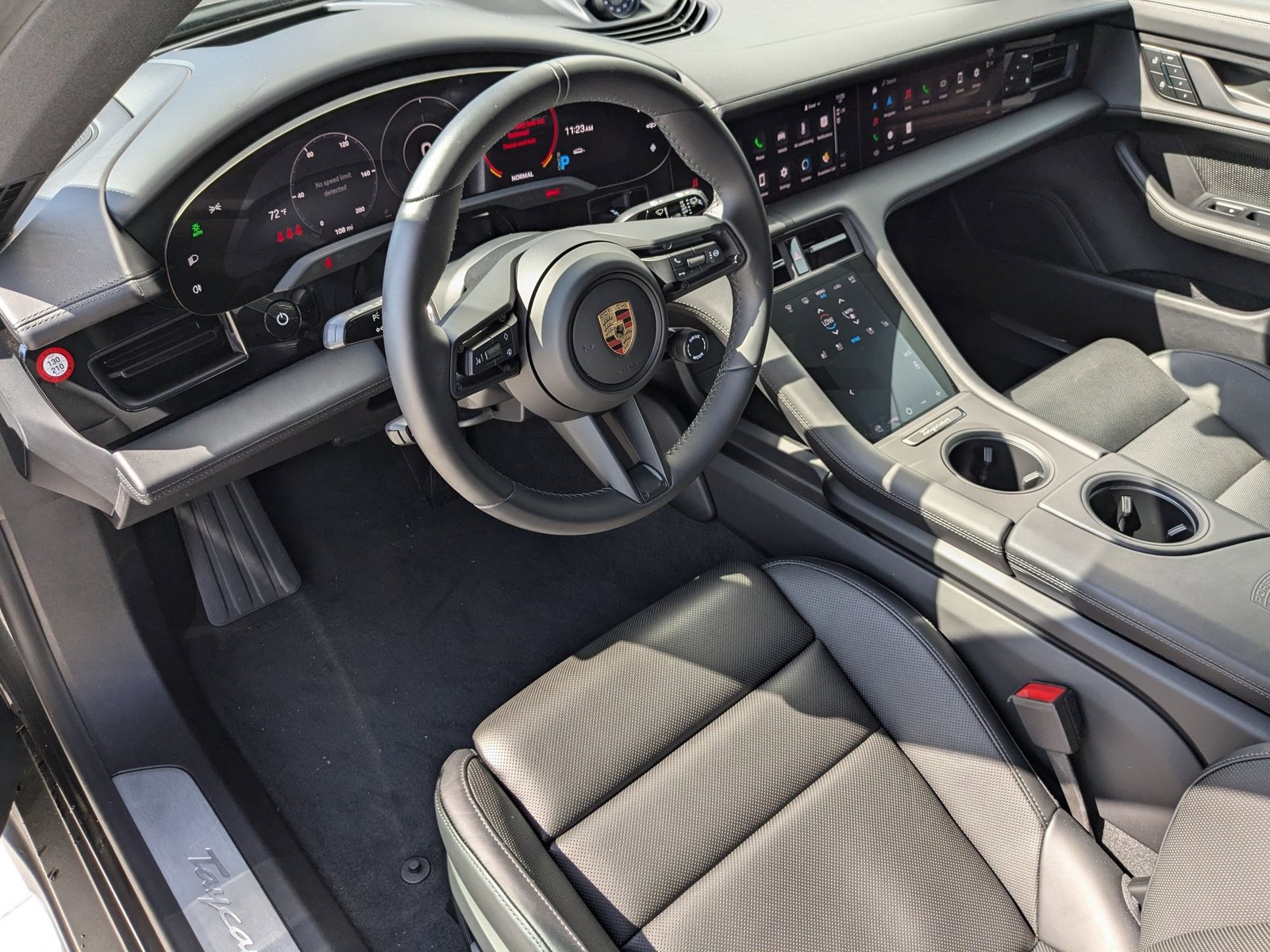 New 2024 Porsche Taycan 4 Cross Turismo AWD/4WD image 4