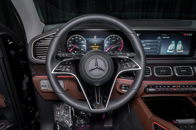 Used 2026 Mercedes-Benz GLS 450 4MATIC image 22