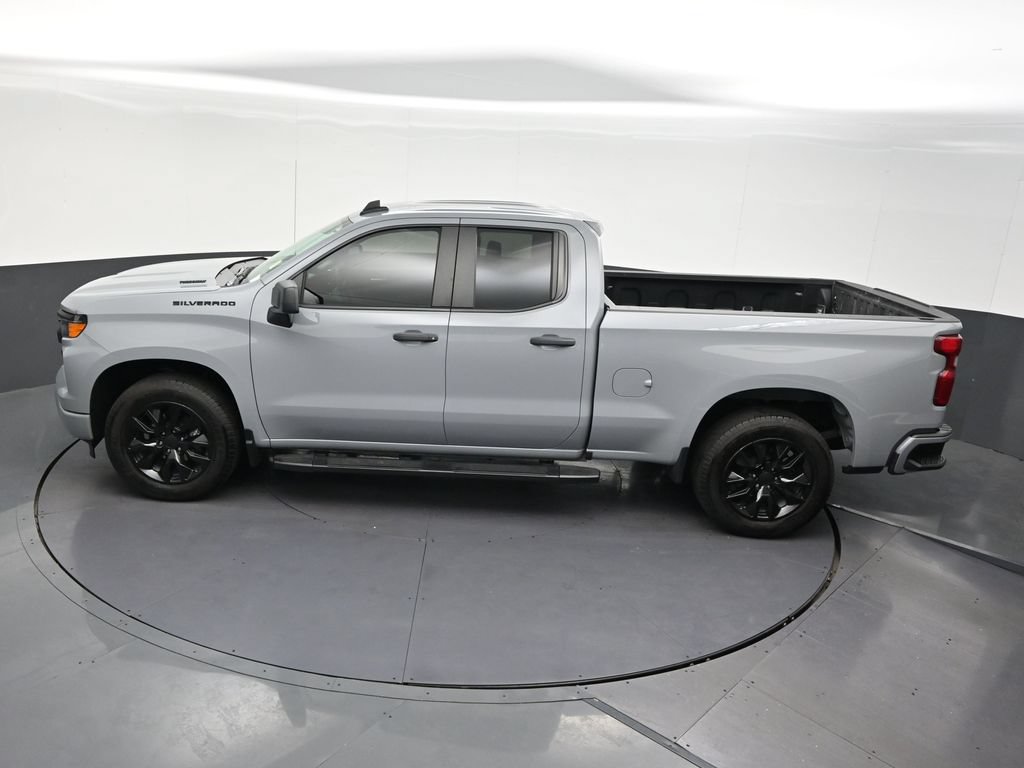 Used 2025 Chevrolet Silverado 1500 Custom RWD image 16