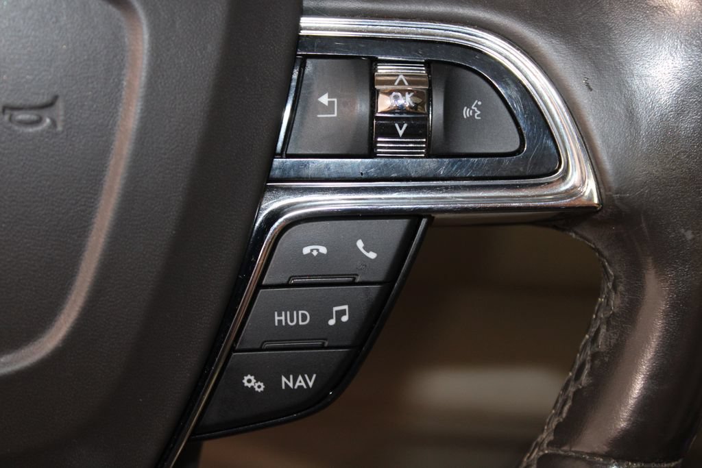 Used 2020 Lincoln Navigator L Reserve w/ Luxury Package AWD/4WD image 42