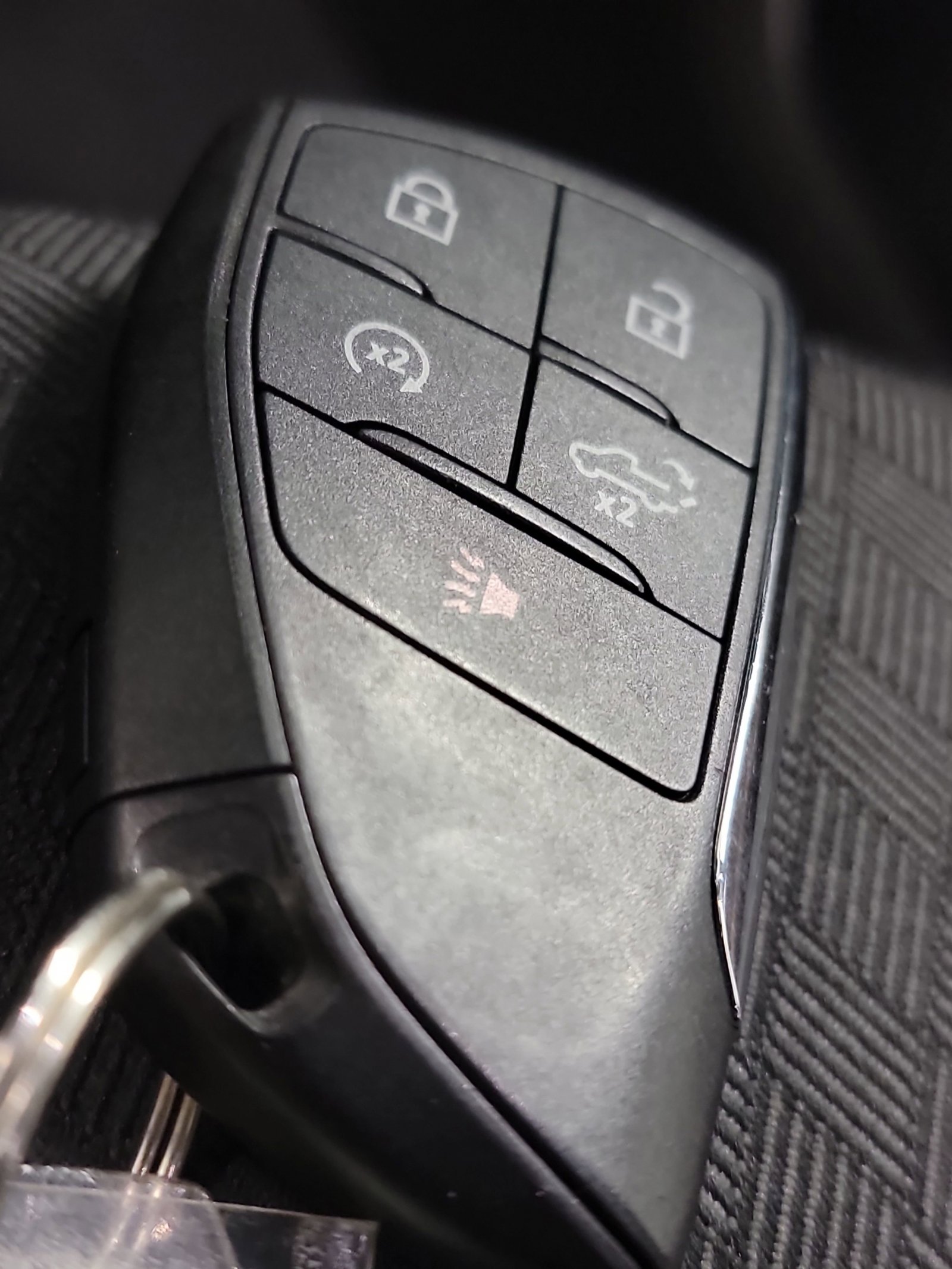 Used 2025 Chevrolet Silverado 1500 LT w/ Convenience Package II image 31